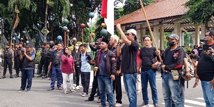 Gerakan Masyarakat Sidoarjo Anti Korupsi Bersatu Dukung KPK Tuntaskan Penyidikan OTT di BPPD Sidoarjo