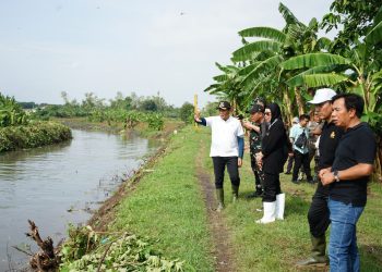 Pimpin Jihad Rawat Kali di Sungai Desa Klurak, Plt. Bupati Sidoarjo: Ini Bentuk Komitmen Bersama untuk Mencegah Banjir