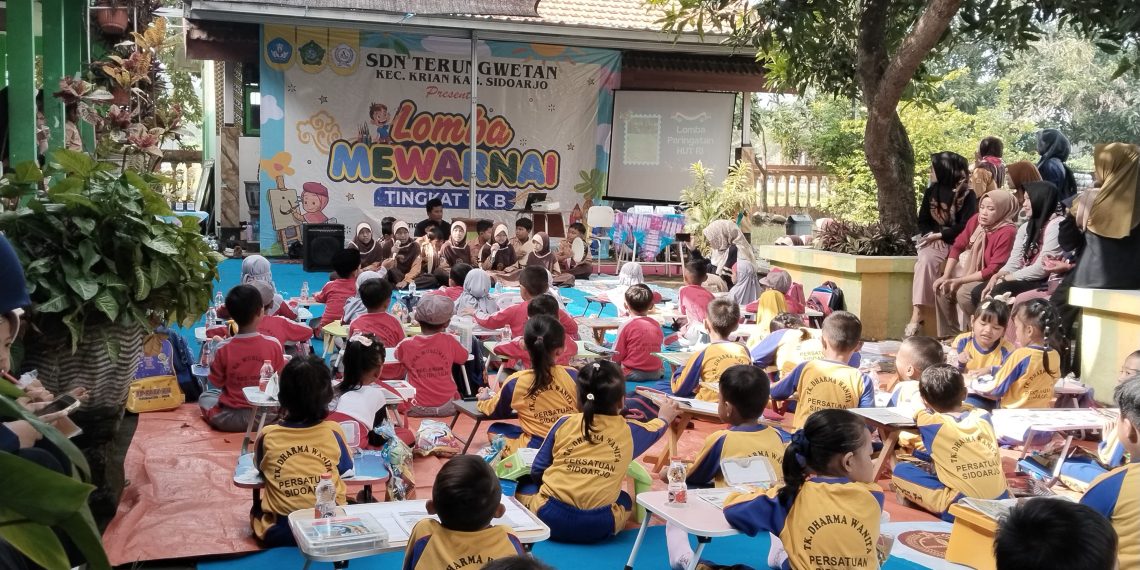 SDN Terung Wetan Menggelar Lomba Mewarnai Tingkat TK / RA, Upaya Latih Motorik Halus Anak