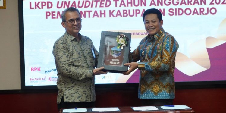 Serahkan LKPD 2024, Plt. Bupati Sidoarjo Targetkan Kembali Opini WTP