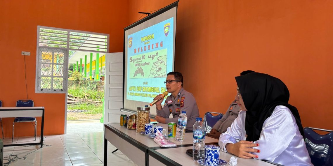 Polsek Pelawan Singkut Gelar Binluh di SDN 57/VII Sei Benteng Singkut