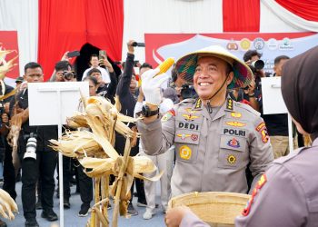 Wujudkan Astacita, Irwasum Polri Pimpin Panen Jagung Serentak di Madiun