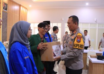 Baksos Polri Presisi: Kolaborasi Polres Madiun, Mahasiswa, dan OKP Sambut Bulan Suci Ramadan