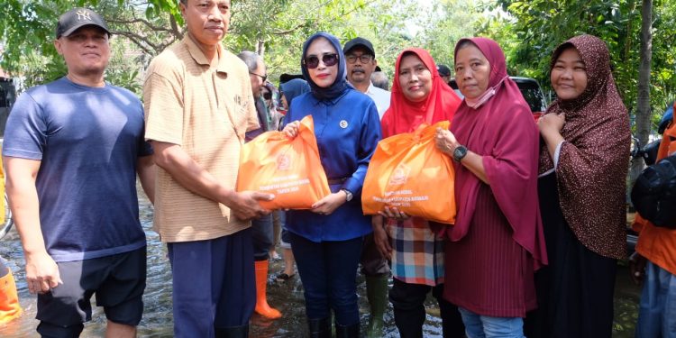 Pemkab Sidoarjo Gerak Cepat Salurkan Bantuan Korban Banjir Di Kecamatan Candi dan Sidoarjo