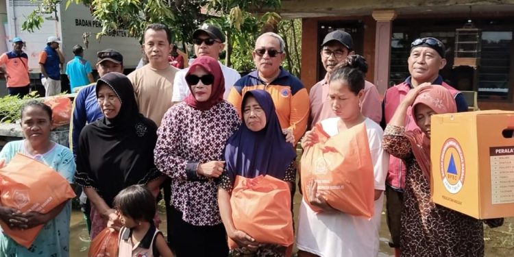 Wakil Bupati Sidoarjo Hj.Mimik Idayana Sidak Banjir di Candipari dan Pesawahan, Siapkan Anggaran 15 Miliar