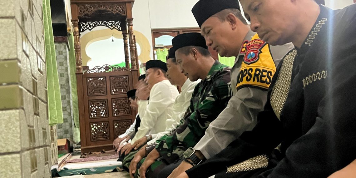 Pererat Silaturahmi dan Jaga Kamtibmas, Kapolres Madiun bersama Forkopimda Gelar Tarawih Keliling