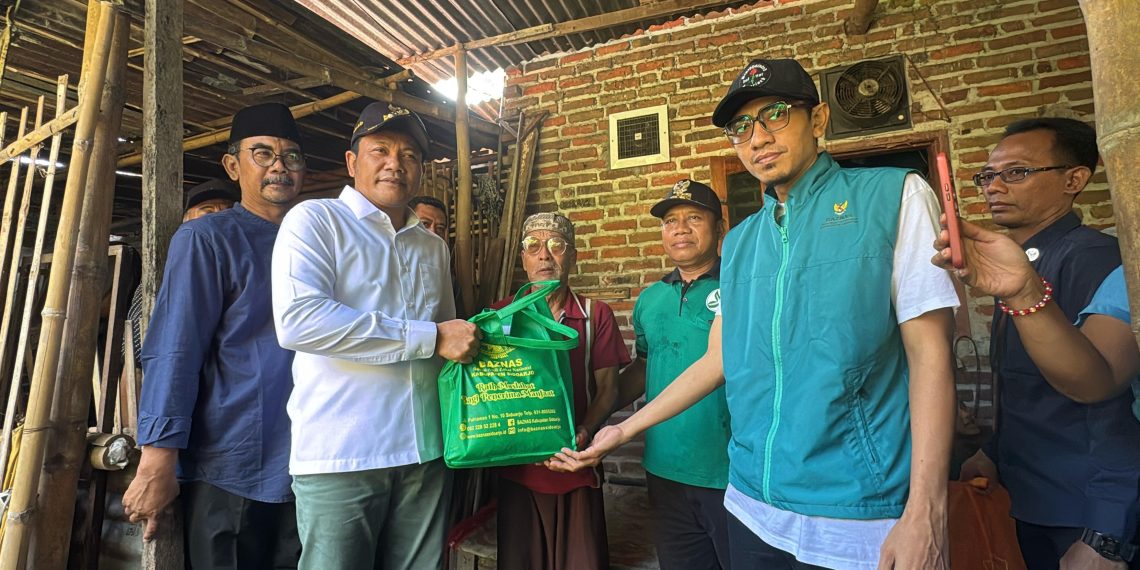 Bupati Sidoarjo H Subandi Bantu Renovasi Dua RTLH di Tulangan dan Prambon