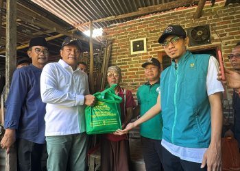 Bupati Sidoarjo H Subandi Bantu Renovasi Dua RTLH di Tulangan dan Prambon