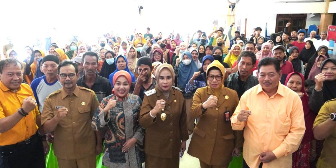 Dukung Program CSR Sidoarjo, PT.ECCO Sidoarjo bersama Pemkab Sidoarjo Serahkan Bantuan Bahan Pangan Di Kecamatan Candi