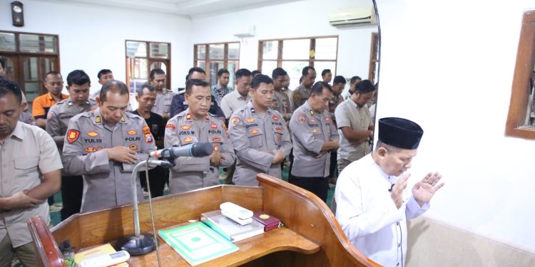 Polres Madiun Gelar Sholat Ghaib sebagai Wujud Empati atas Gugurnya Tiga Anggota Polri di Way Kanan Lampung