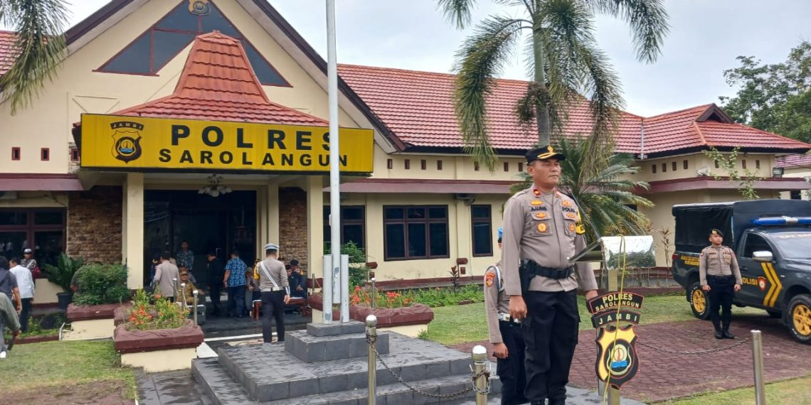 Polres Sarolangun Laksanakan Apel Gelar Pasukan Operasi Kepolisian Terpusat Ketupat 2025 Dalam Rangka Pengamanan Idul Fitri 1446 H Tahun 2025