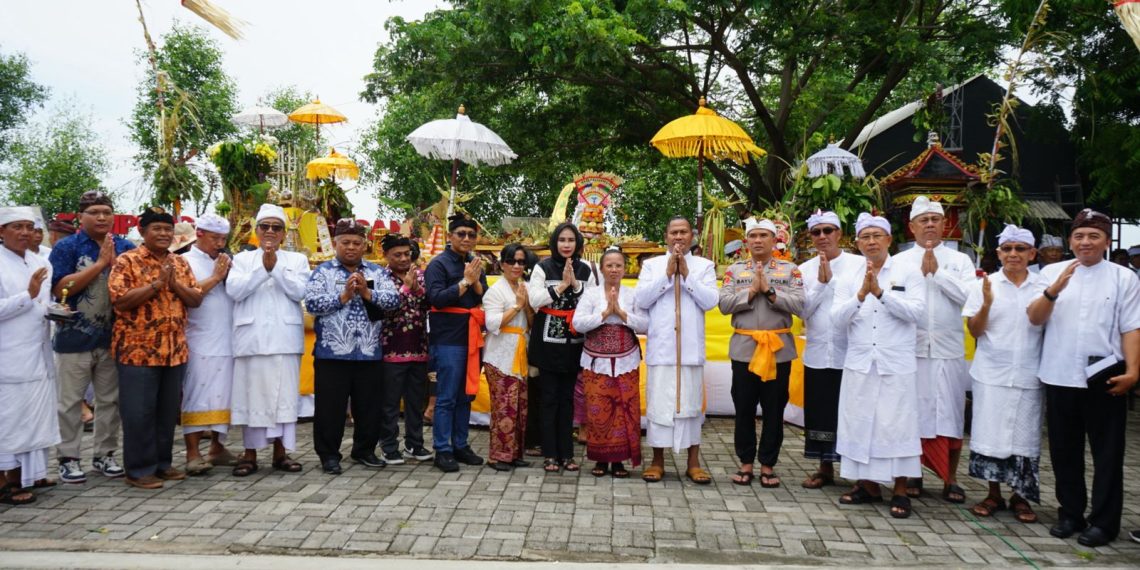 Wabup Sidoarjo Hj. Mimik Idayana Hadiri Kegiatan Melasti Umat Hindu Sidoarjo: Tekankan Toleransi Antarumat Beragama