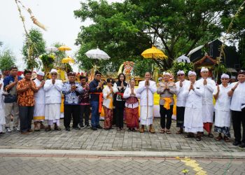 Wabup Sidoarjo Hj. Mimik Idayana Hadiri Kegiatan Melasti Umat Hindu Sidoarjo: Tekankan Toleransi Antarumat Beragama