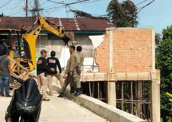 Dibongkar!!!, Wabup H.A.Khafid Tertibkan Bangunan Tanpa IMB di Areal Terlarang