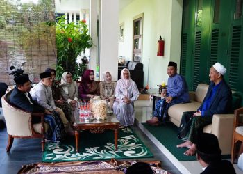 Usai Sholat Id, Bupati dan Wakil Bupati Sidoarjo Sowan ke Gus Ali