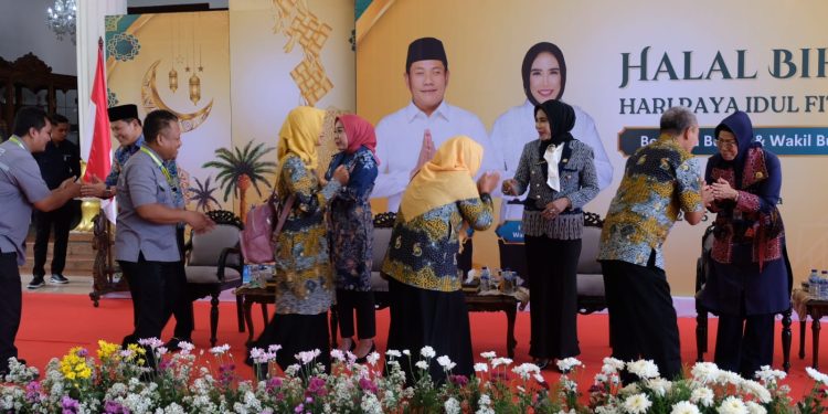 Hari Pertama Setelah Libur Lebaran, Bupati dan Wakil Bupati Sidoarjo Gelar Halal Bihalal Bersama ASN