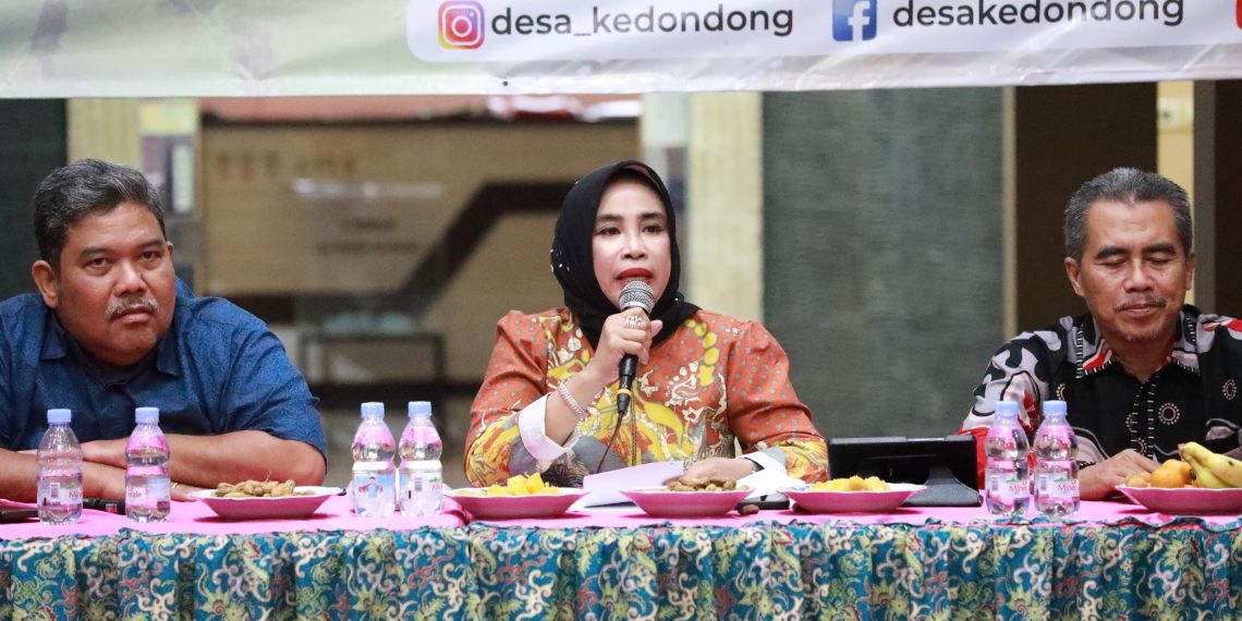 Wakil Bupati Sidoarjo Hj. Mimik Idayana Hadiri Sosialisasi dan Musyawarah Desa di Kedondong, Dorong Pembentukan Koperasi dan Ketahanan Pangan