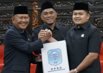 Bupati Merangin Tanggapi Pandangan Fraksi-Fraksi Dewan Pada Paripurna Penyampaian Rekomendasi DPRD Terhadap LKPJ Bupati 2024