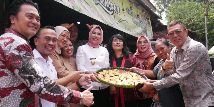 Wabup Sidoarjo Kenalkan Kuliner Khas dalam Kunjungan Kerja Komisi A DPRD Kota Malang
