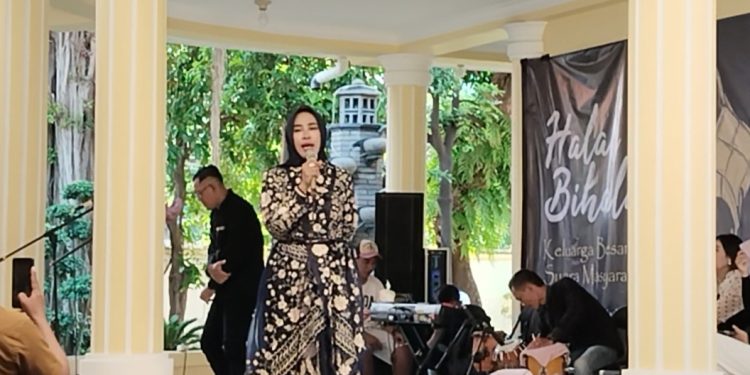 Halal Bihalal Group SMS di Rumdis Wabup, Hj. Mimik Idayana : Saya Siap di Kritisi