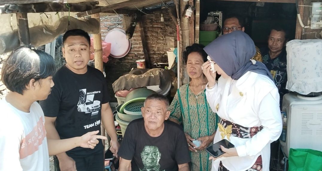 Tangis Haru Pecah dari Pemilik Rumah, Wabup Sidoarjo Akan Renovasi Kediamannya