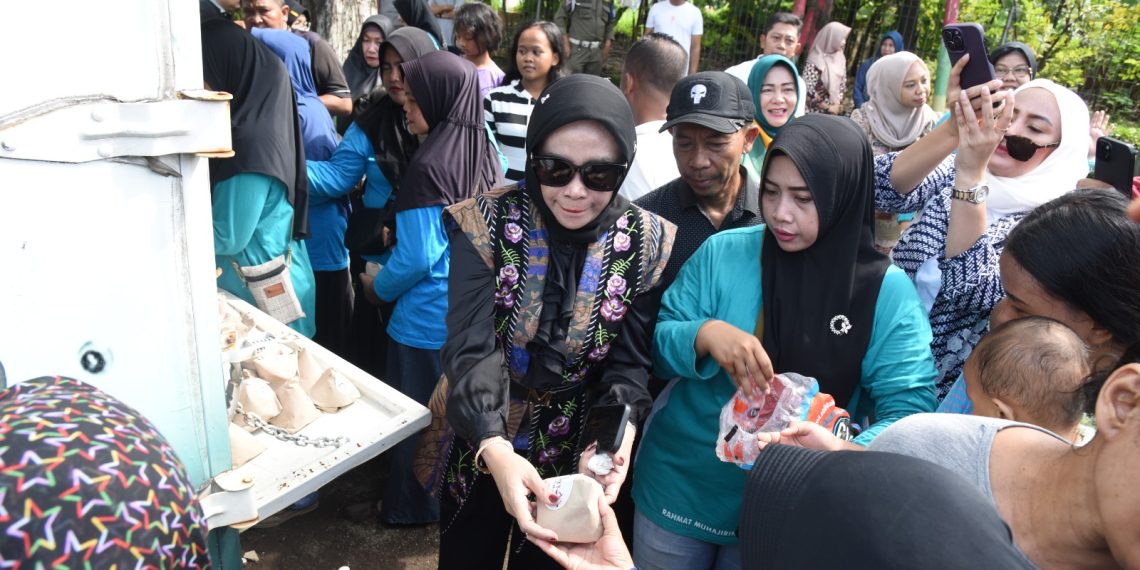 Jumat Berkah, Wakil Bupati Sidoarjo Manfaatkan Gajinya Untuk Kegiatan Sosial