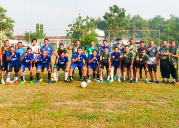 Perkuat Sinergitas, Babinsa Kepohbaru Bojonegoro Olahraga Bersama Perangkat Desa