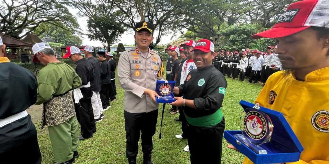 Psikoedukasi “Pesilat Bersatu,Indonesia Maju” di Magetan: Upaya Polres Magetan bersama SSDM Mabes Polri Rawat Persatuan Antar Perguruan Silat Jelang Suroan 2025