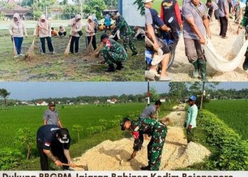 Dukung BBGRM, Jajaran Babinsa Kodim Bojonegoro Karya Bakti Bersama Masyarakat