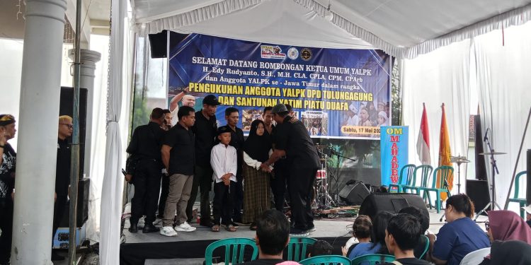 Ketum YALPK Resmi Kukuhkan DPD Tulungagung dan Berikan Santunan Anak Yatim