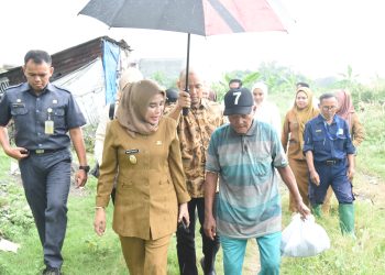 Wabup Sidoarjo Sidak ke Gubuk Tak Layak Huni di Tanggulangin
