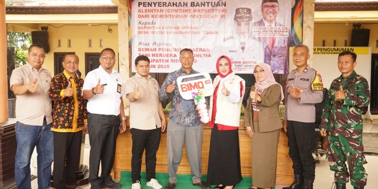 Kelompok Tani Sidoarjo Dapat Bantuan 15 Handtraktor dan 1 Alsintan
