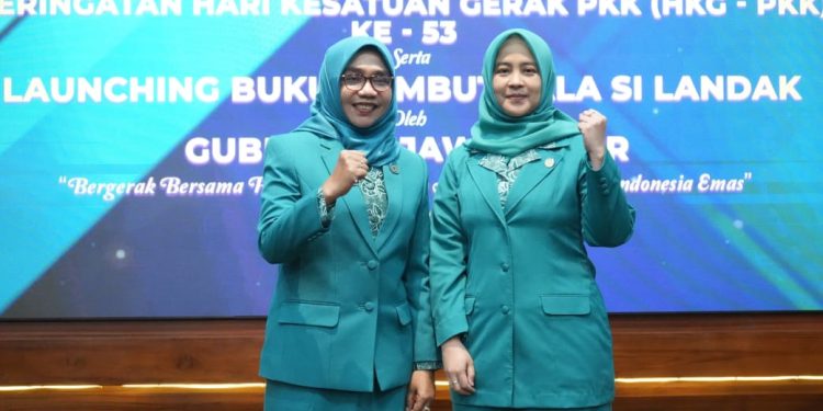 Ketua TP PKK Bojonegoro Hadiri Pengukuhan Pengurus TP PKK Provinsi Jatim dan Peringatan HKG-PKK ke-53