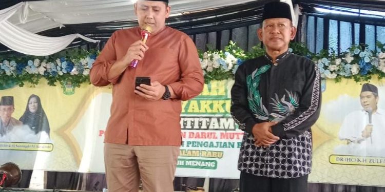 Bupati H.M Syukur dan Wabup H.A Khafied Motivasi Para Santri Pada Acara Haflah Attasyakkur Lil Ikhtitam Pondok Pesantren Darul Muttaqien