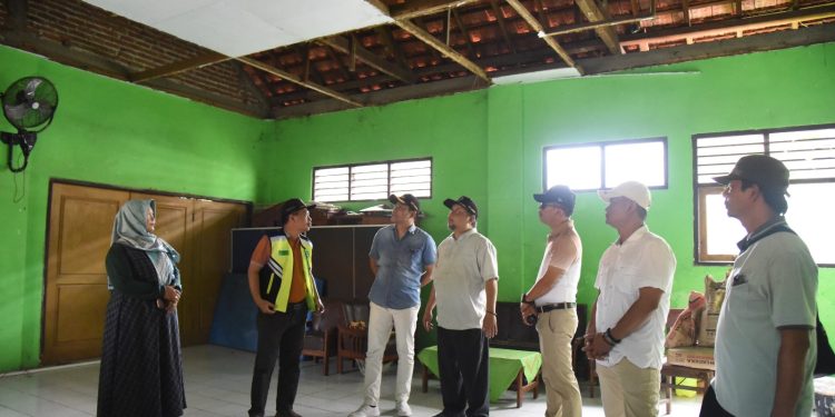 Bupati Sidoarjo Janjikan Perbaikan Plavon SDN 1 Sebani