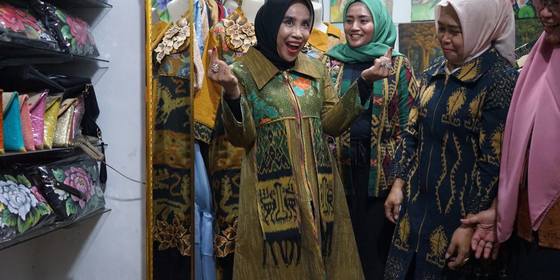 Wakil Bupati Sidoarjo Apresiasi Ekonomi Kreatif UMKM Lokal di Nine Art Gallery