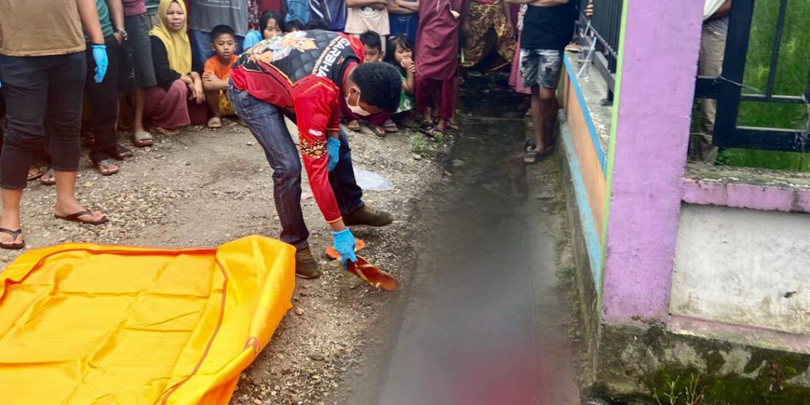 Polsek dan Polres Sarolangun Datangi TKP Penemuan Mayat di Dalam Parit Desa Panti