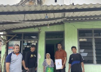 Baznas Sidoarjo Berikan Bantuan Sosial dan Segera Perbaiki Rumah Munawaroh
