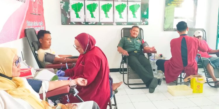 Peduli Kesehatan, Koramil Kepohbaru Bojonegoro Gelar Bakti Sosial Donor Darah