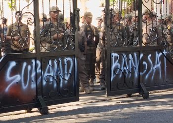 Demo Evaluasi 100 Hari Kerja Bupati, Versi HMI Sidoarjo : Subandi Bangsat