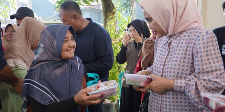 Wabup Sidoarjo Potong 15 Hewan Qurban, Sediakan 3500 Kupon Untuk Masyarakat
