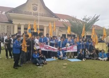 PMII Merangin, Gelar Aksi di Mapolres Merangin Menuntut Tambang Emas Ilegal Ditindak Tegas