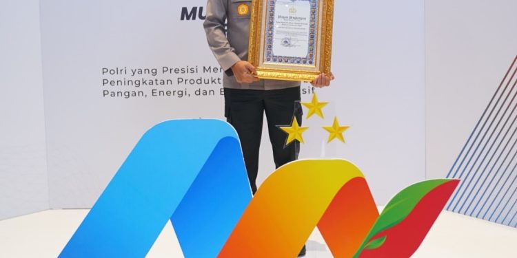 Polres Madiun Raih Penghargaan Kategori Pelayanan Prima dan Predikat Pembangunan Zona Integritas di Lingkungan Polri Tahun 2024