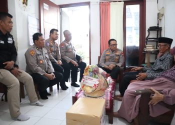 Kapolres Magetan Anjangsana ke Mantan Kapolres dalam Rangka Hari Bhayangkara ke-79