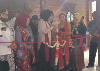 Nguri-uri Budaya Jawa, Wabup Sidoarjo Mimik Idayana Resmikan Tetenger Gubuk Praja Ananta Raya