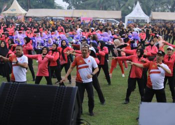 Semarak Hari Bhayangkara ke-79, Polres Madiun Gelar Olahraga Bersama di Alun-alun Reksogati