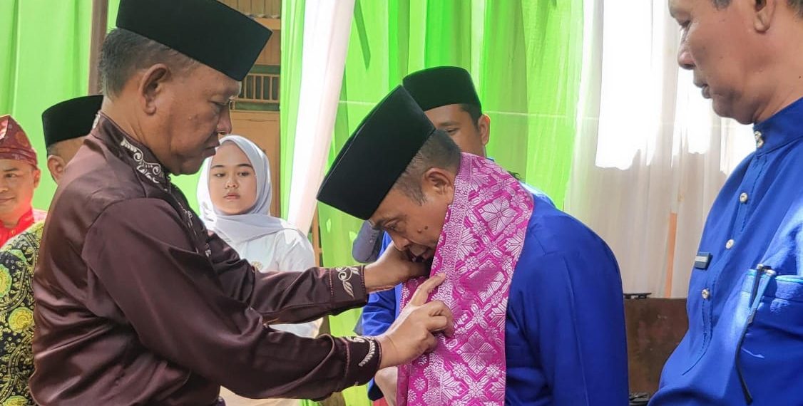 Wabup H.A. Khafidh Kukuhkan Pengurus Depati Kalbu Dusun Bangko