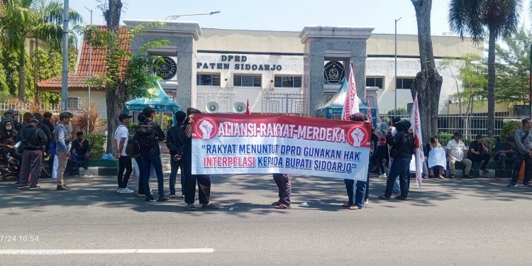 Aliansi Rakyat Merdeka Desak DPRD Sidoarjo Gunakan Hak Interpelasi kepada Bupati
