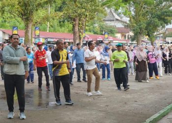 Bupati H.M. Syukur Pimpin Senam Jumat Sehat di RTH Pasar Bawah Bangko