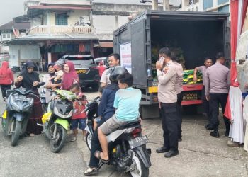 Jual Beras Murah Saat Lomba Gerak Jalan, Stand Polres Sarolangun Diburu Warga